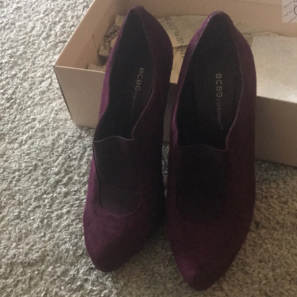 BCBG burgundy Booties